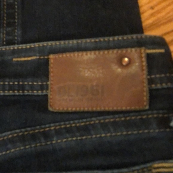 DL1961 Skinny Jeans Size 26 dark wash - Picture 3 of 4